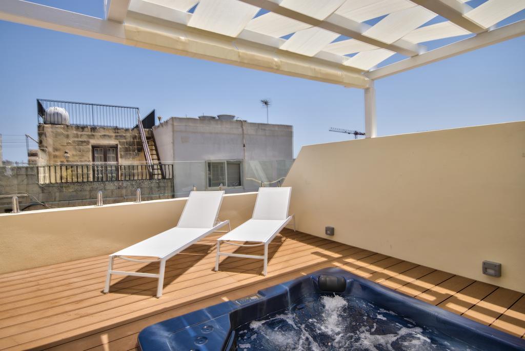 Amazing 4-Bedroom Sliema Town House With Jacuzzi Εξωτερικό φωτογραφία